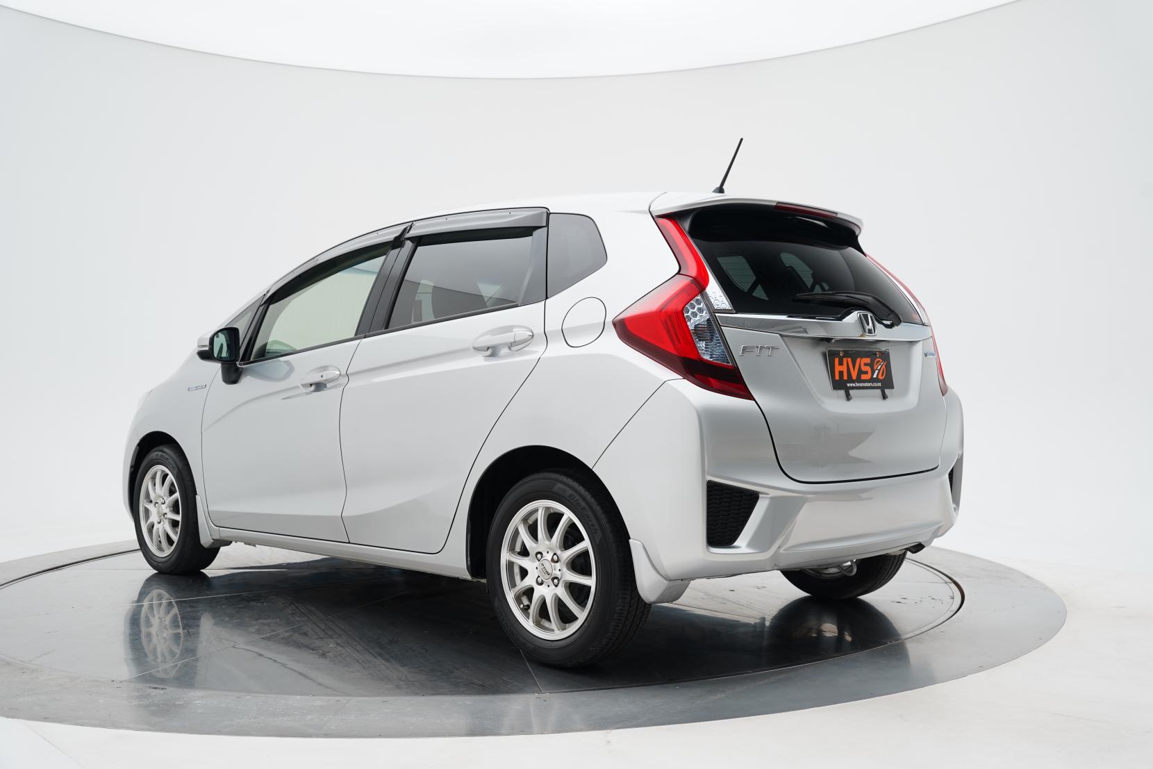 Honda Fit 1.5 Hybrid L PACKAGE