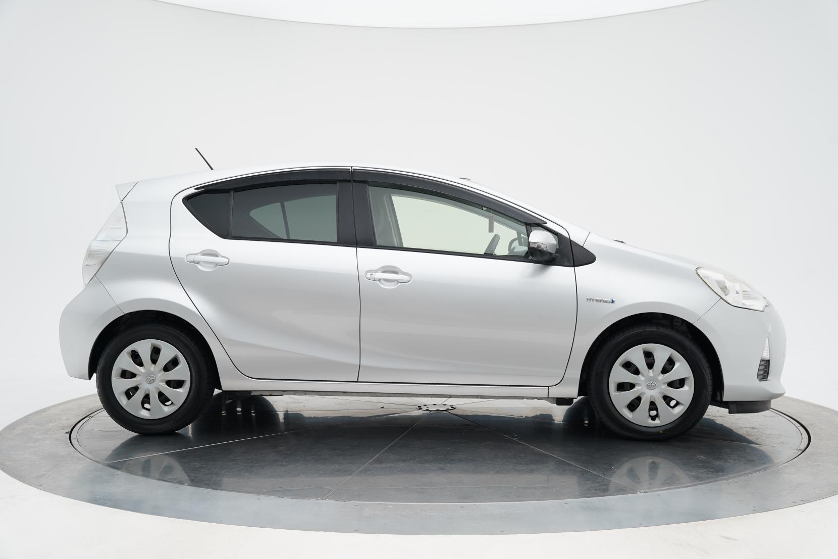 Toyota Aqua 1.5 S Push Start