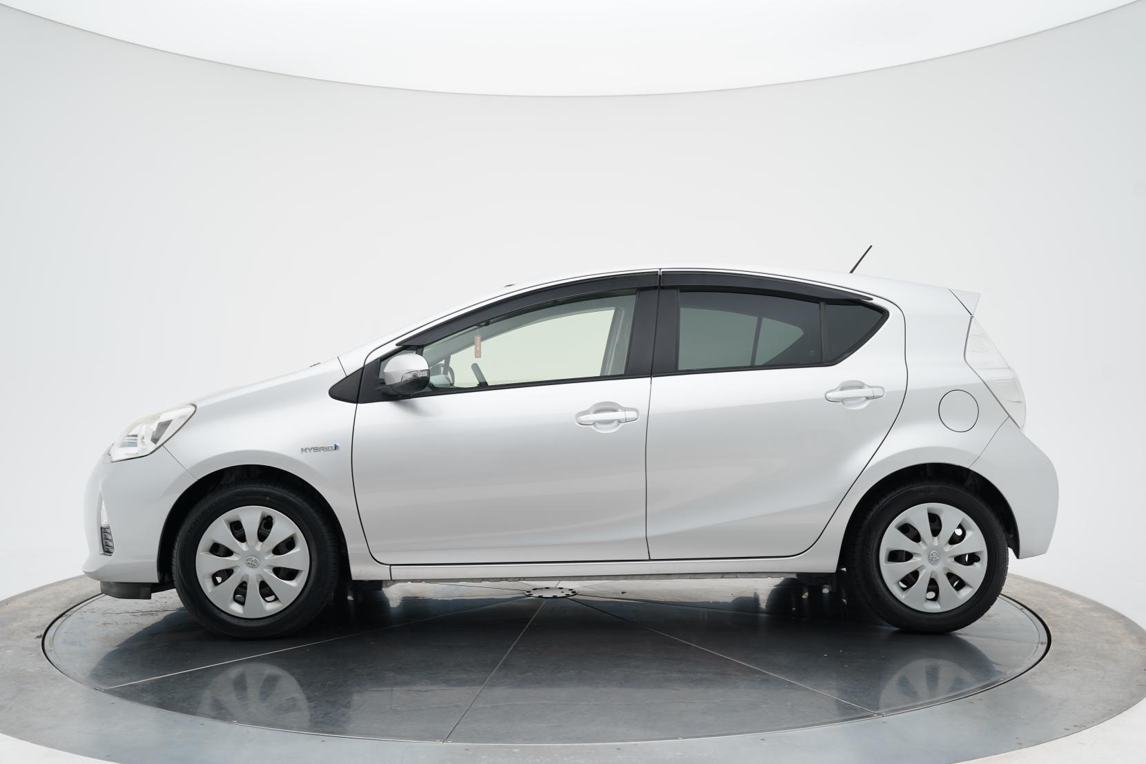 Toyota Aqua 1.5 S Push Start