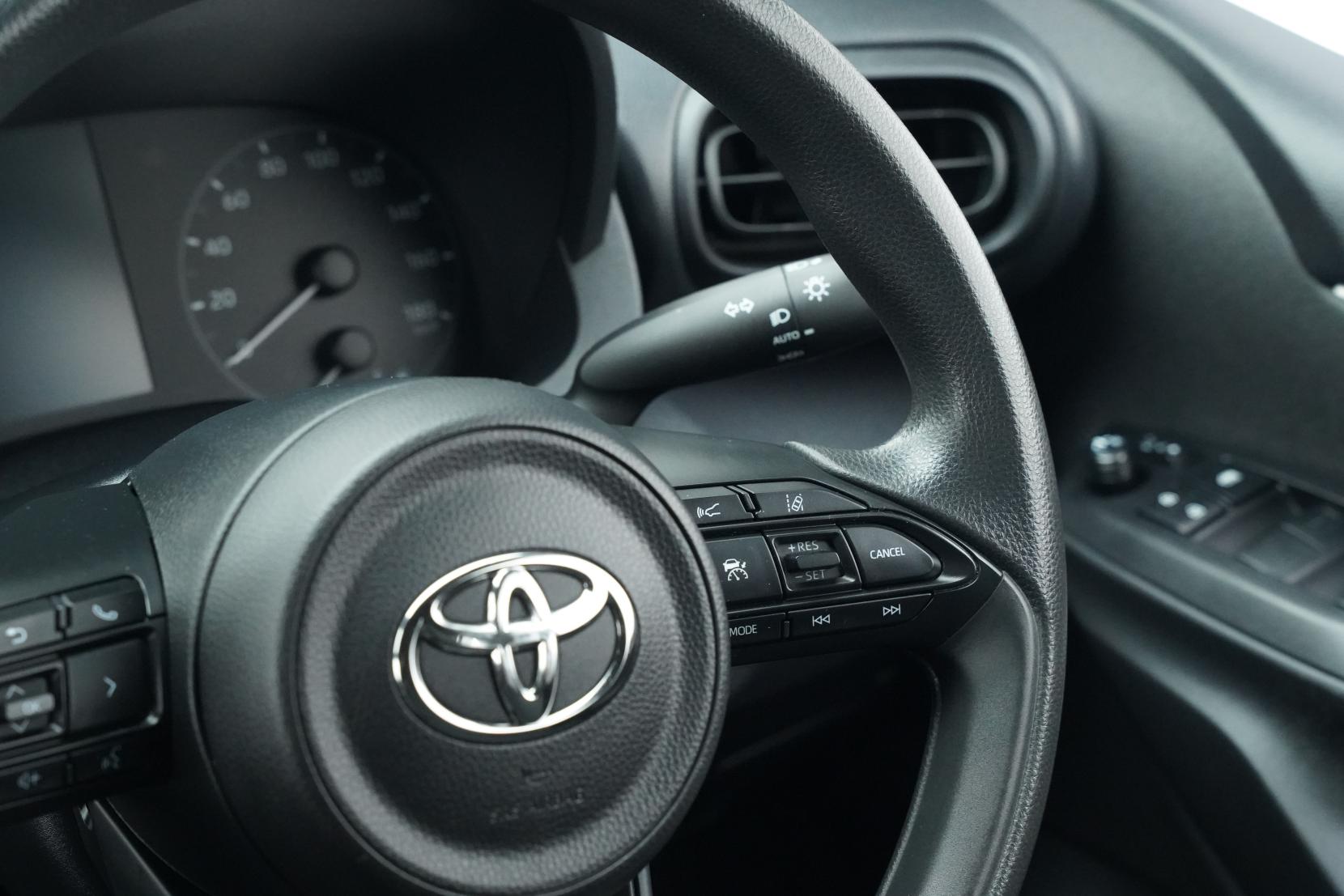 Toyota Aqua 1.5 Hybrid X