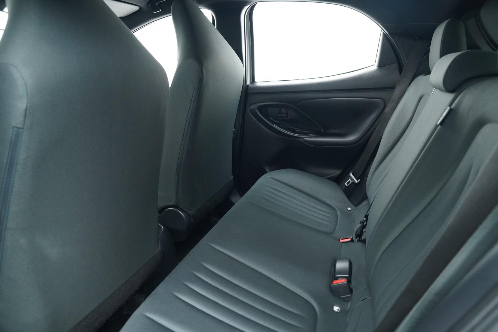 Toyota Aqua 1.5 Hybrid X