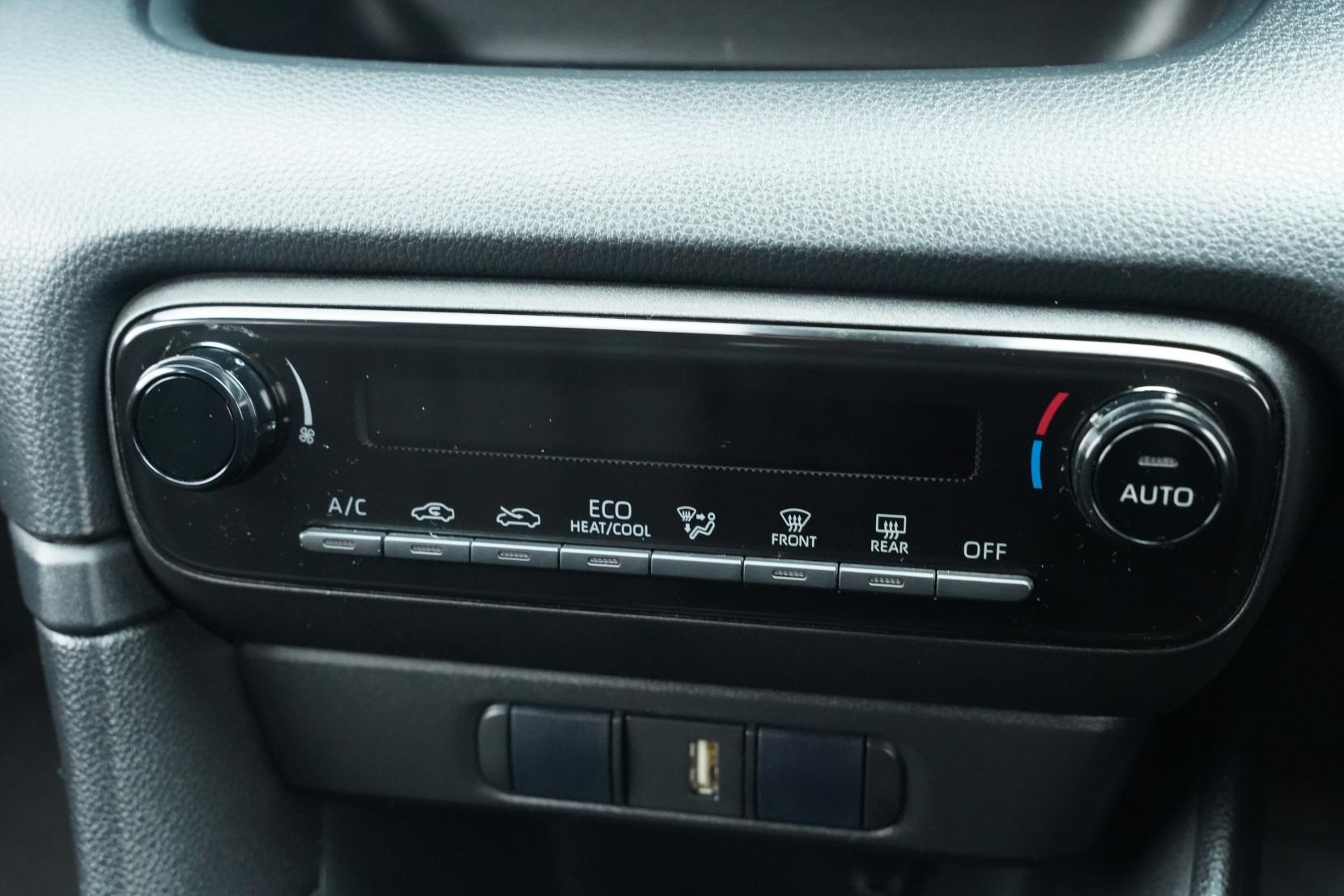 Toyota Aqua 1.5 Hybrid X