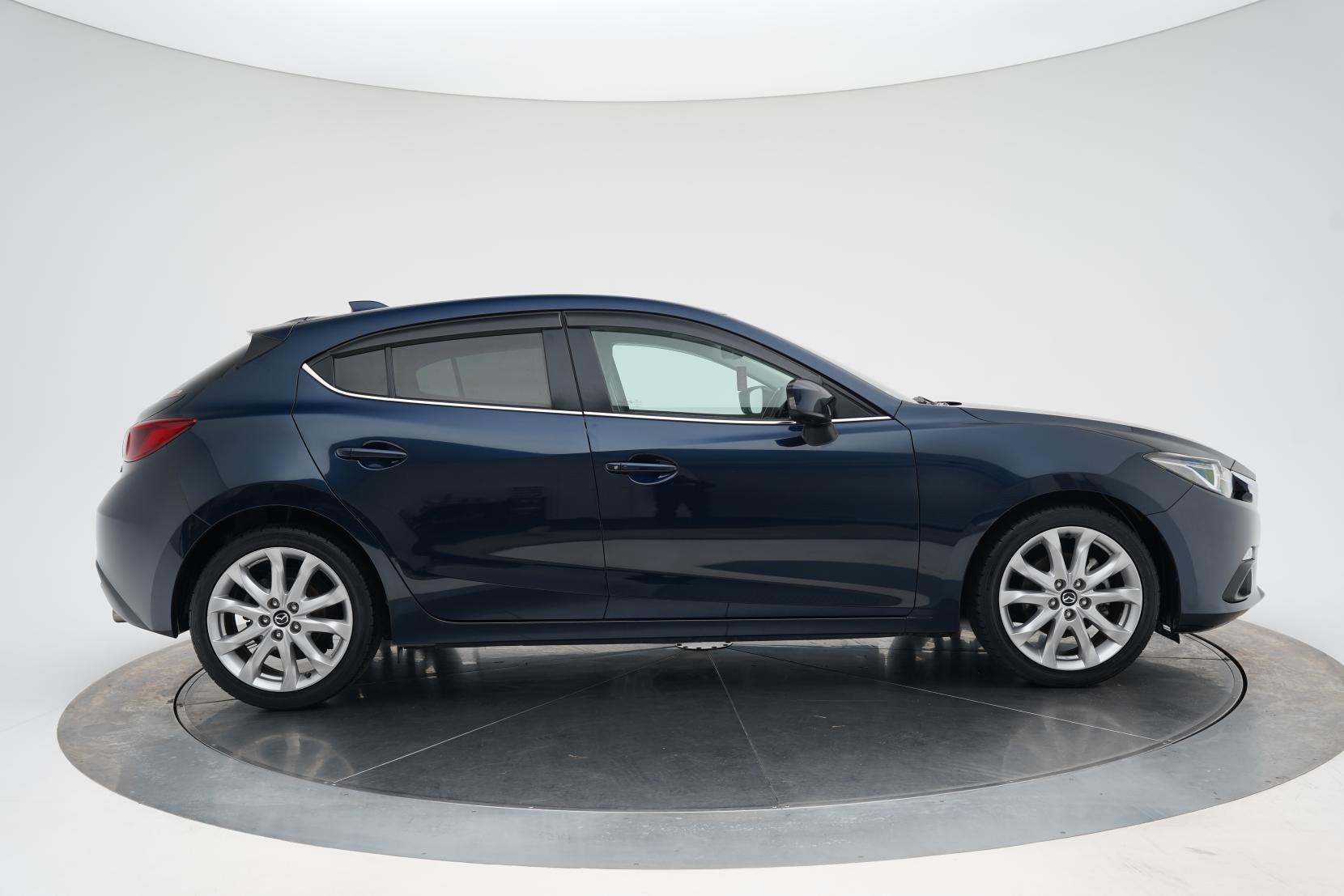 Mazda Axela 2.0 SPORT 20S TOURING
