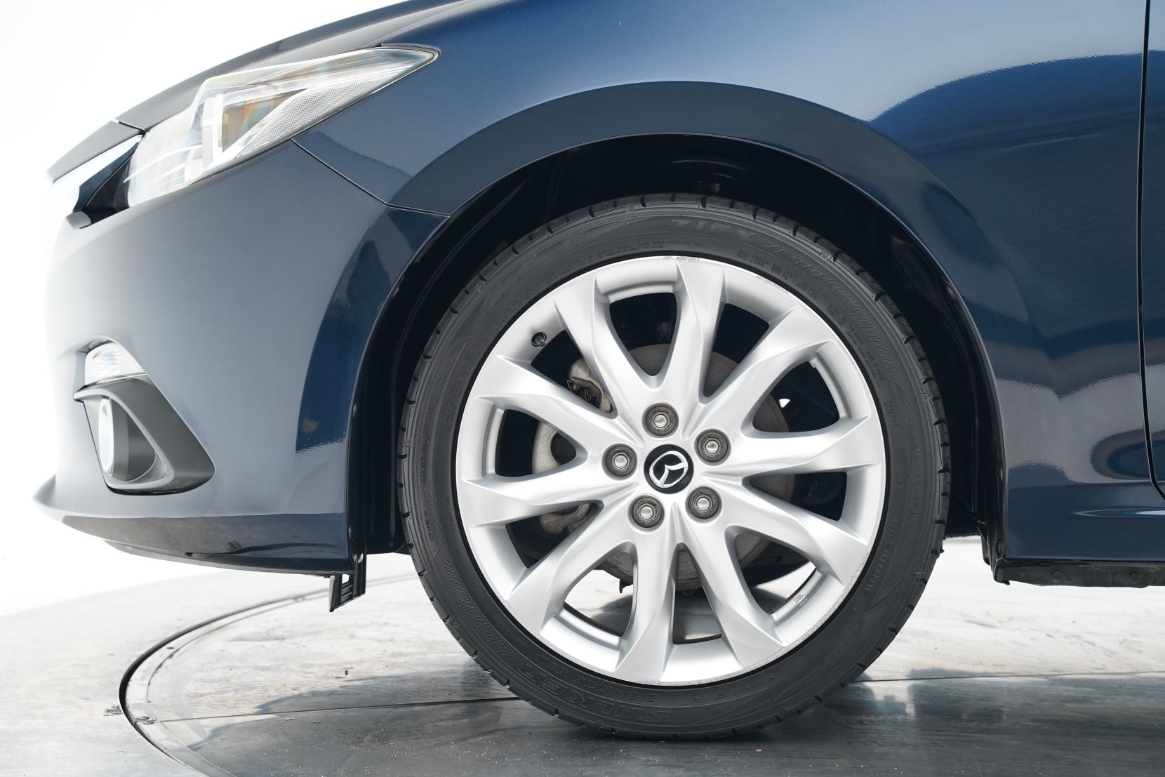Mazda Axela 2.0 SPORT 20S TOURING