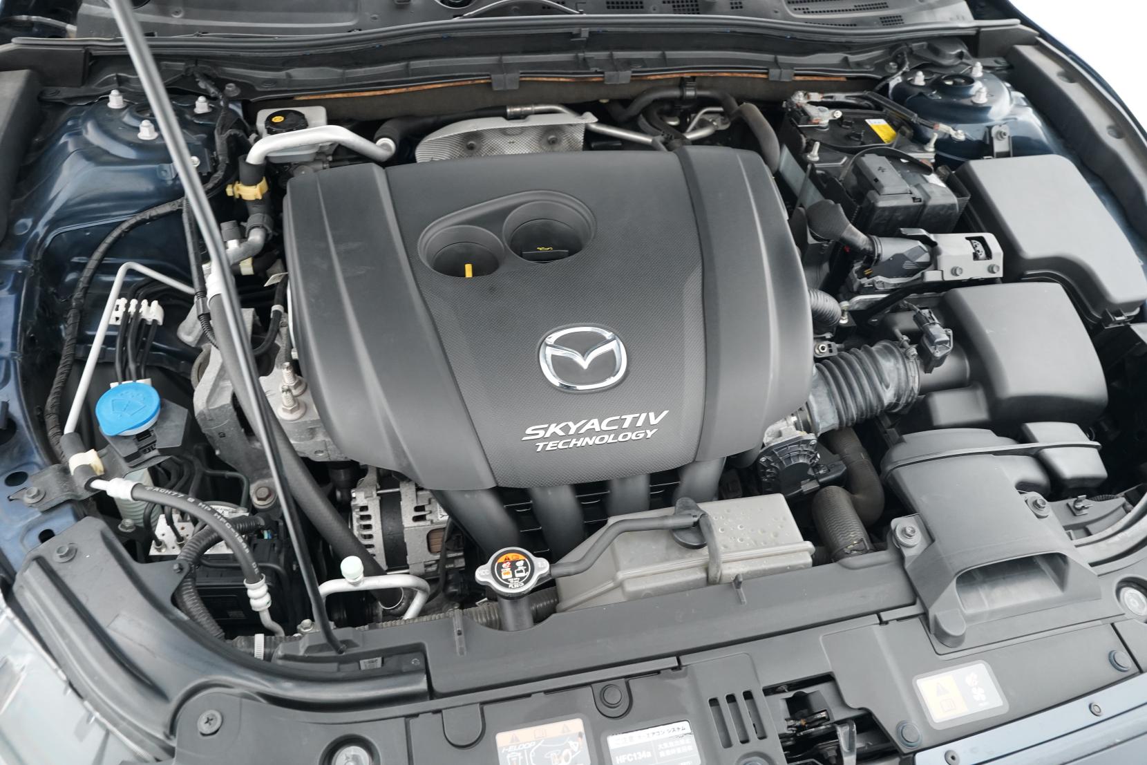 Mazda Axela 2.0 SPORT 20S TOURING