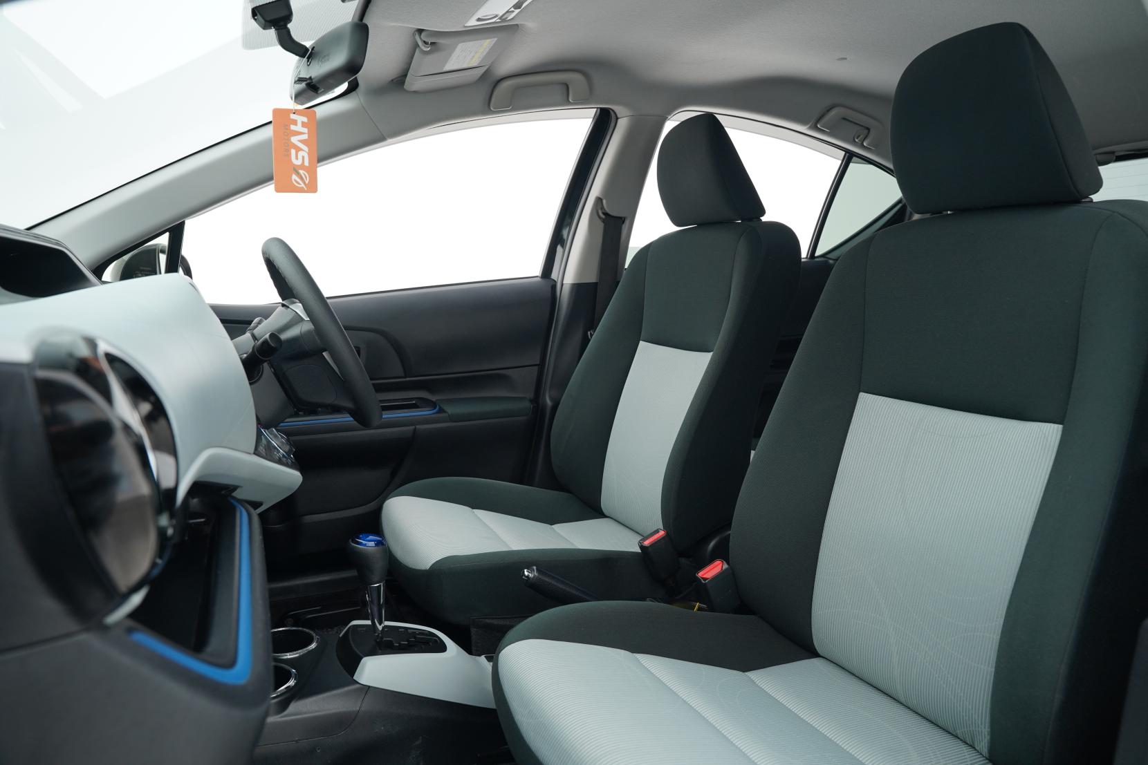 Toyota Aqua 1.5 Hybrid S