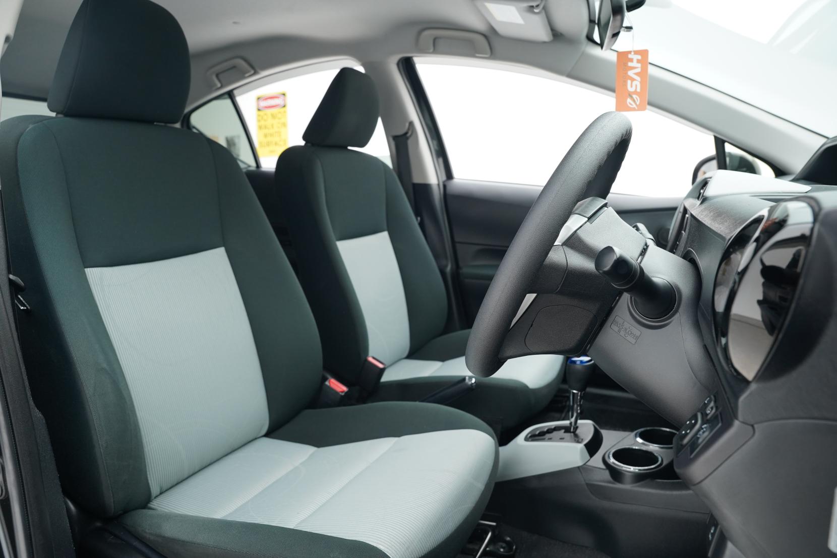 Toyota Aqua 1.5 Hybrid S