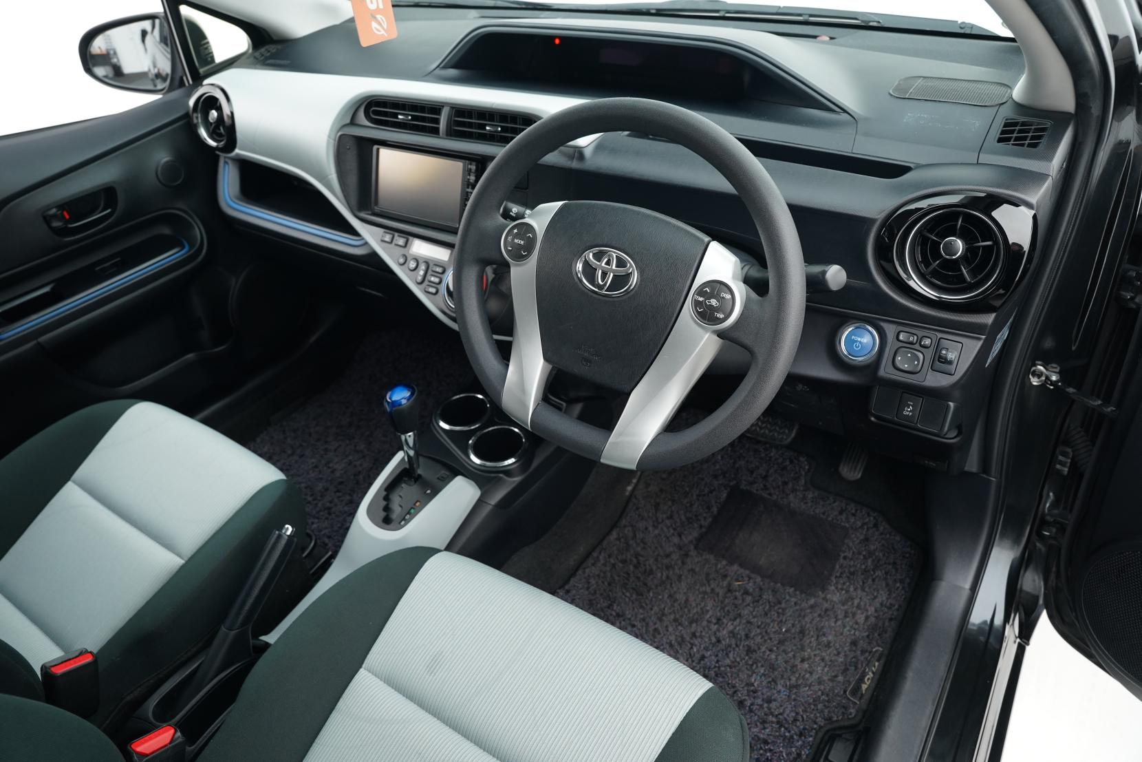 Toyota Aqua 1.5 Hybrid S