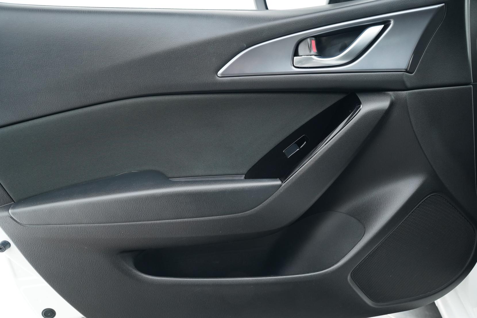 Mazda Axela Hybrid S