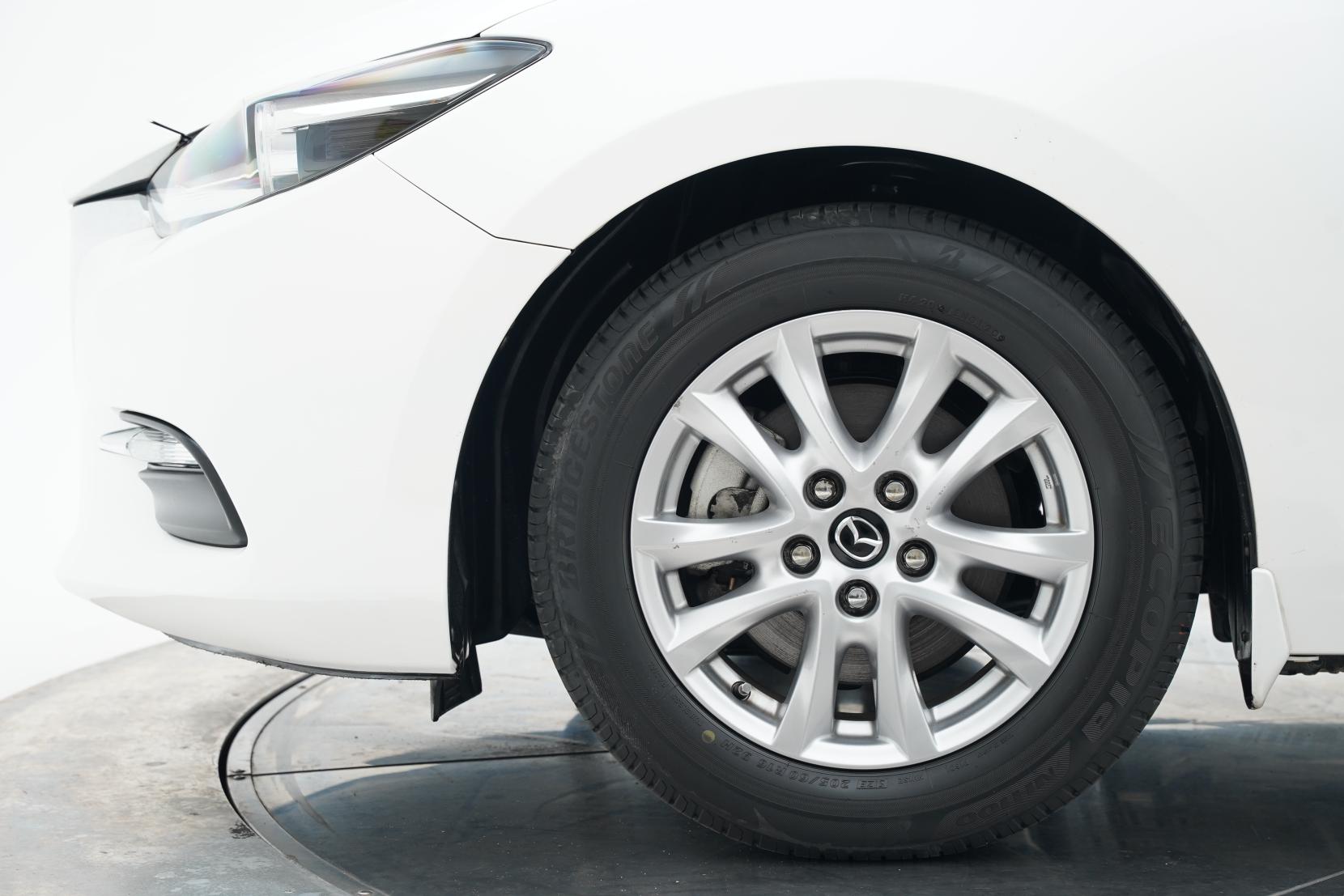 Mazda Axela Hybrid S