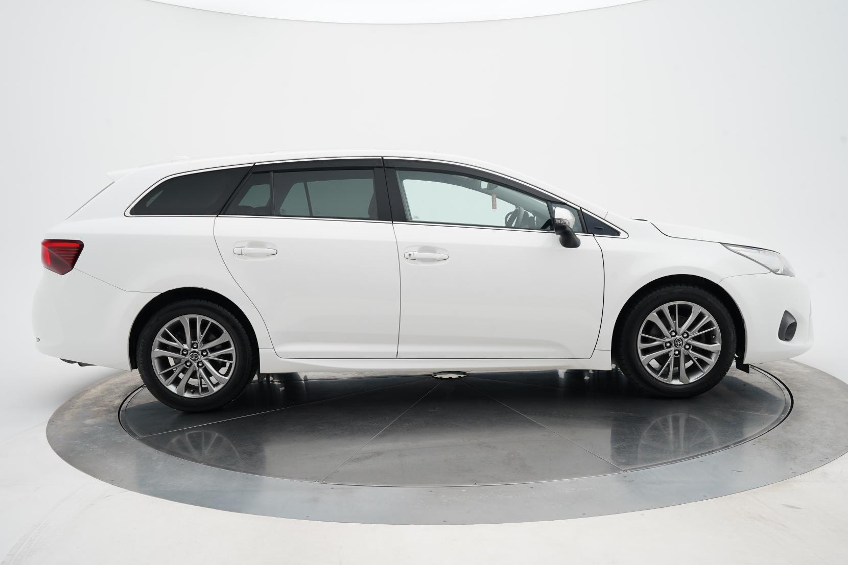 Toyota Avensis 2.0 WAGON LI