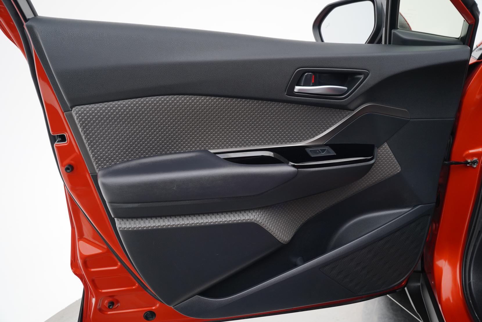 Toyota C-HR 1.8 G Hybrid Facelift