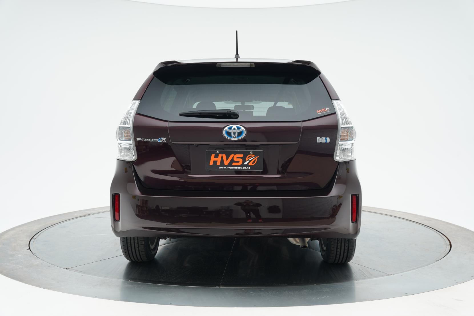 Toyota Prius Alpha S 5 Seater