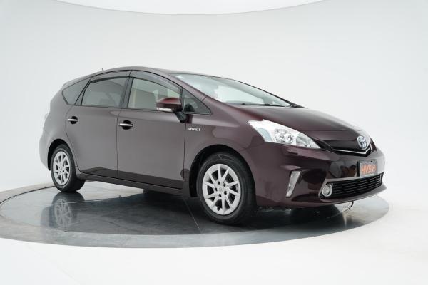 Toyota Prius Alpha S 5 Seater