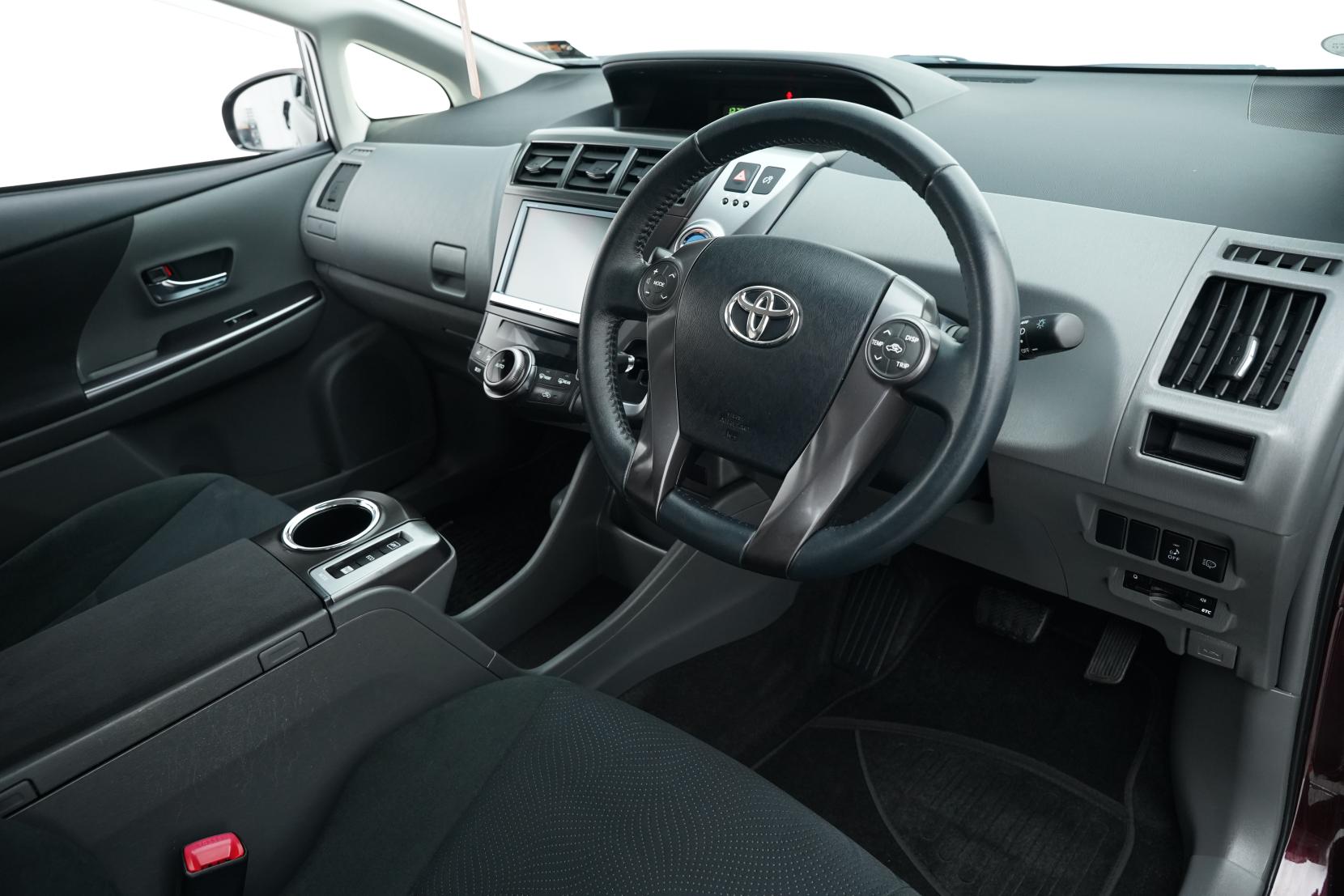 Toyota Prius Alpha S 5 Seater