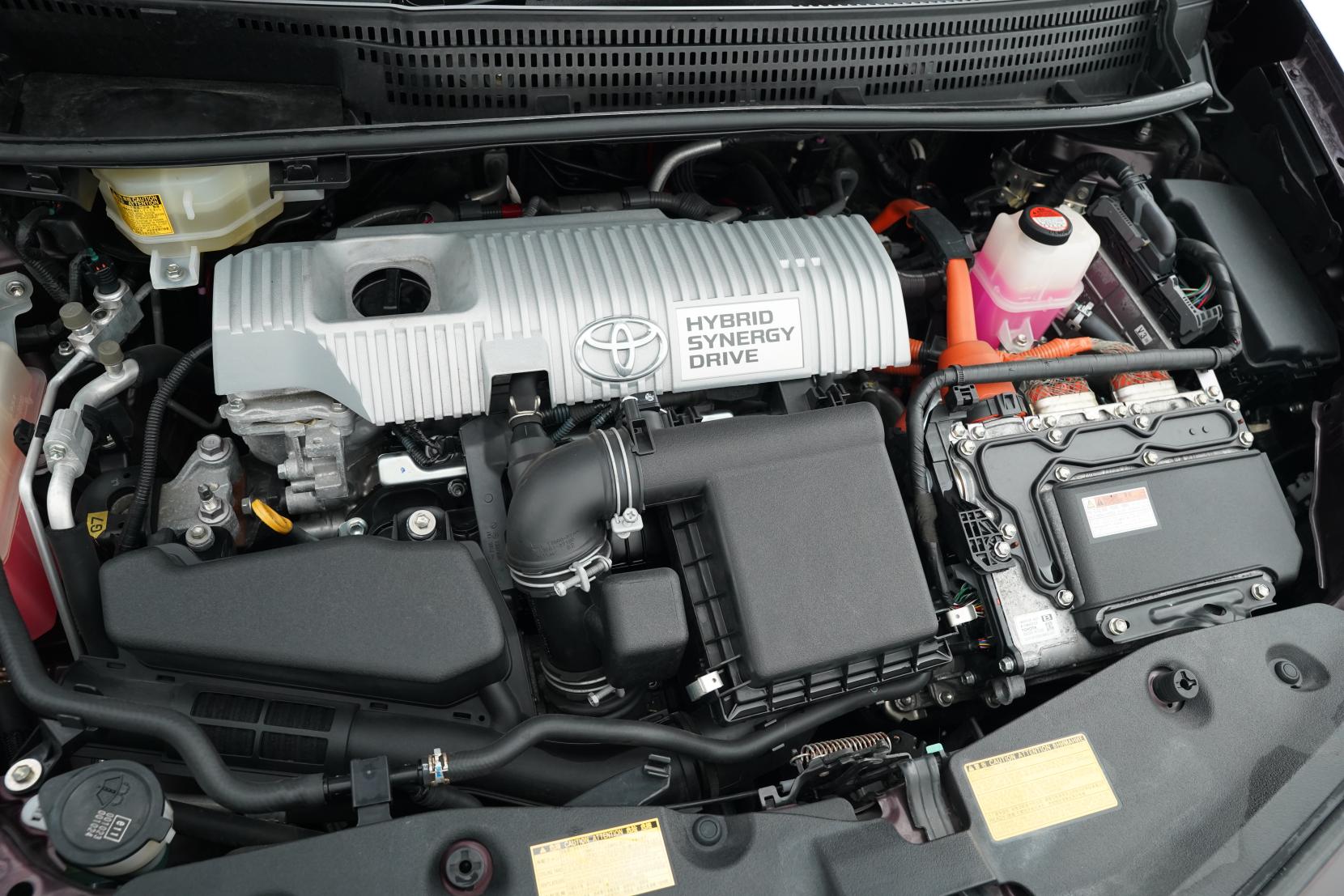 Toyota Prius Alpha S 5 Seater