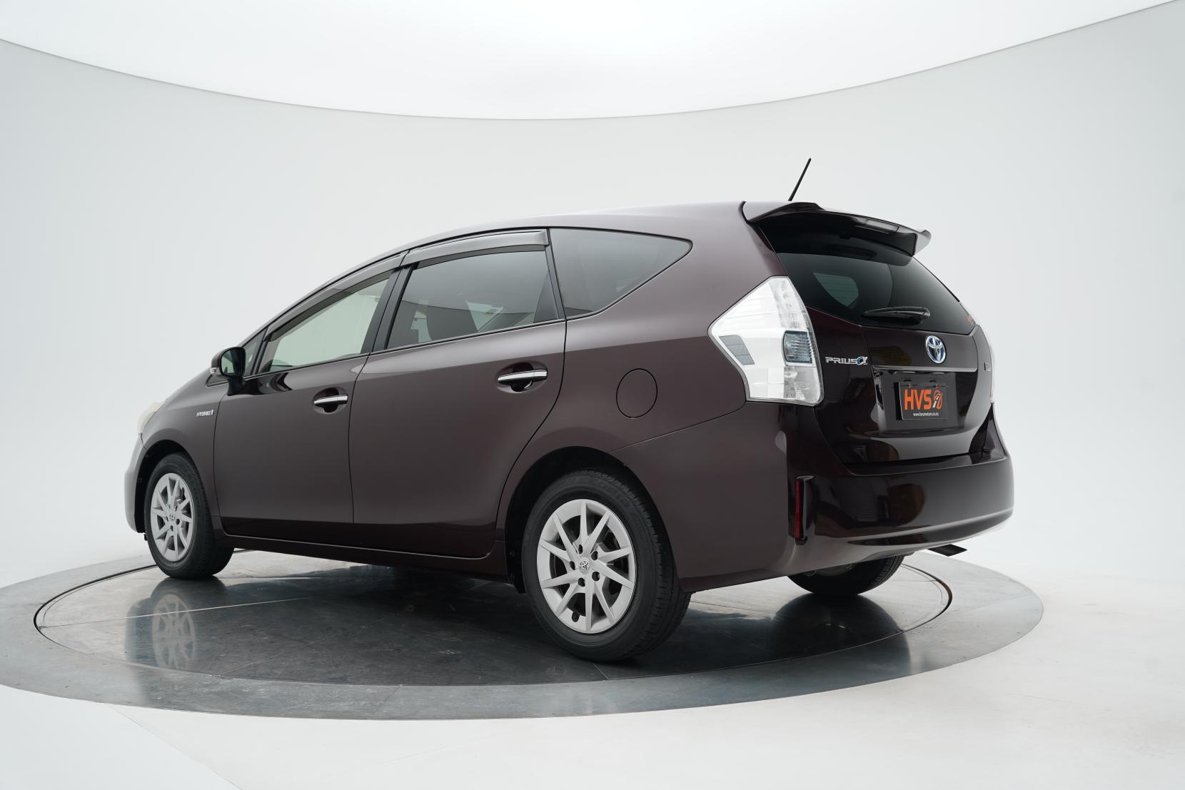 Toyota Prius Alpha Wagon S