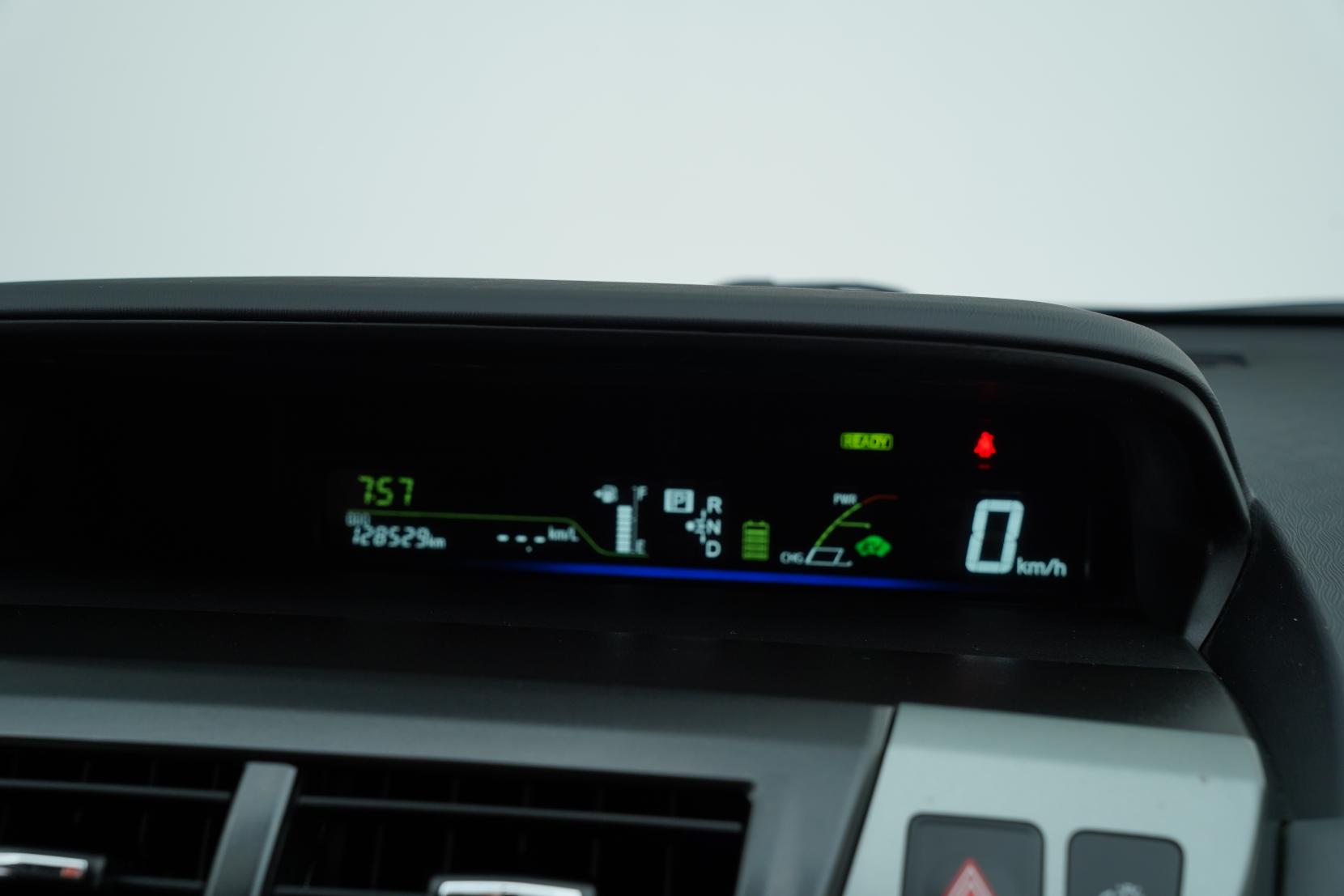 Toyota Prius Alpha Wagon S