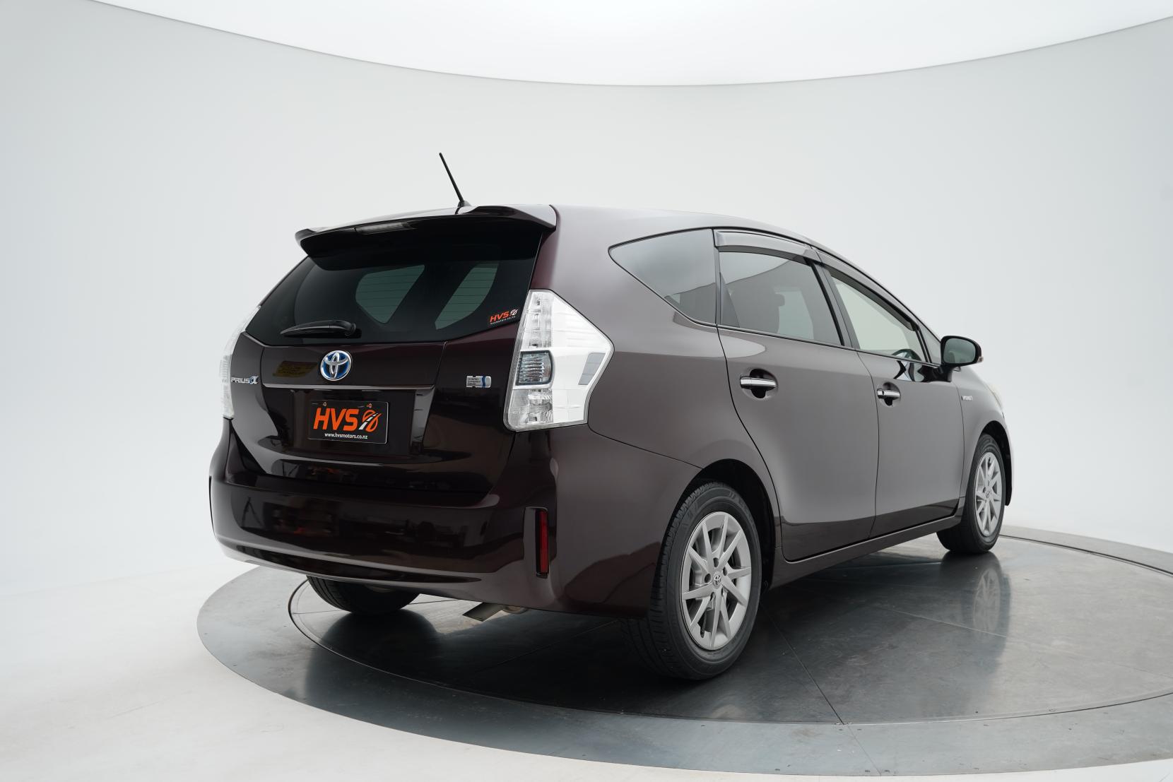 Toyota Prius Alpha Wagon S