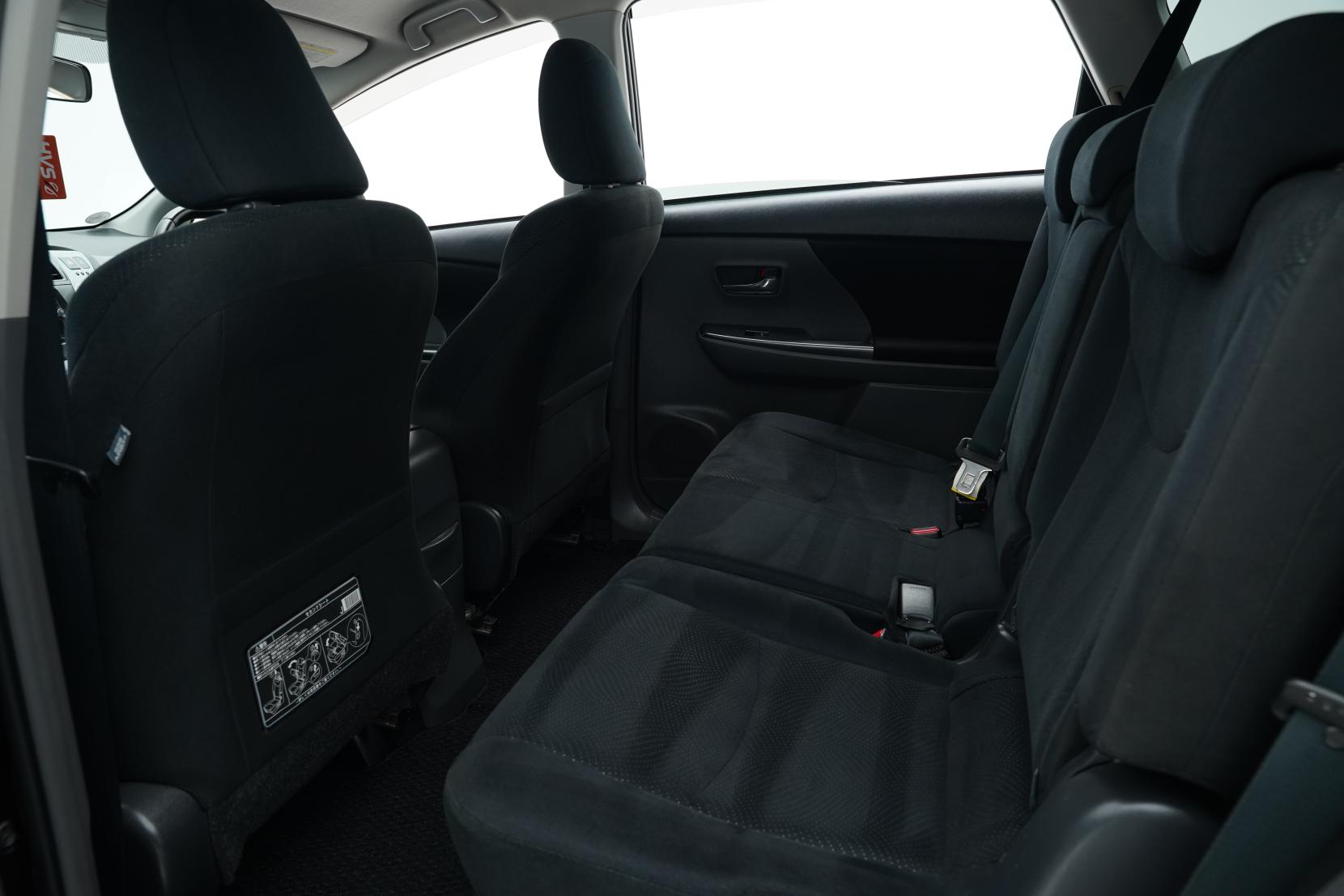 Toyota Prius Alpha Wagon S