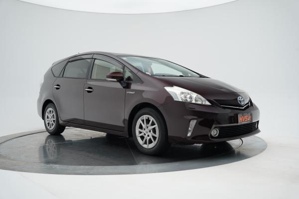 Toyota Prius Alpha Wagon S