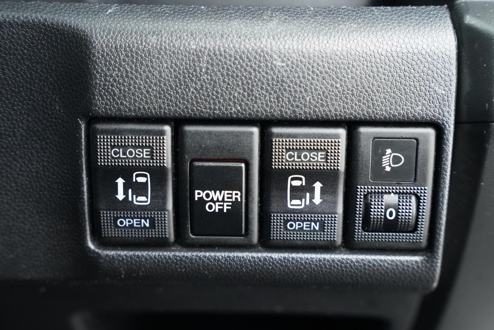 Mazda Premacy 2.0 20C- SKYACTIVE