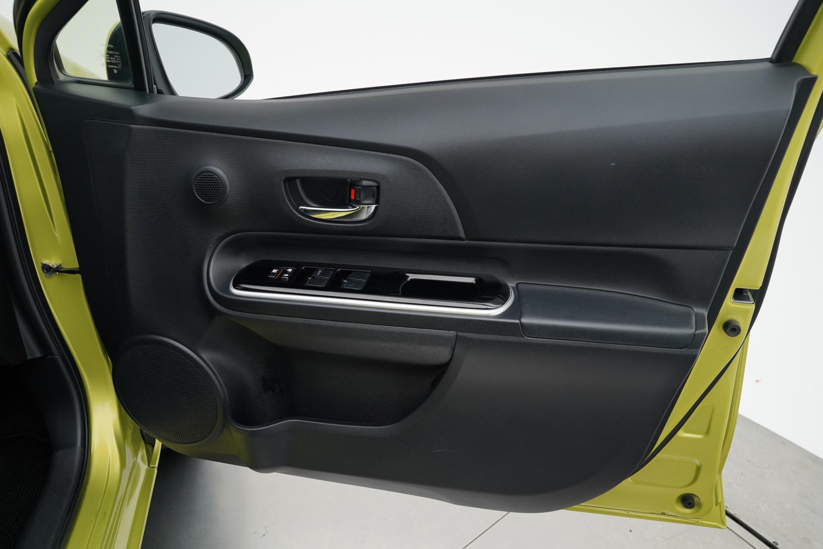 Toyota Aqua 1.5 G BLACK SOFT LEATHER SELECTION