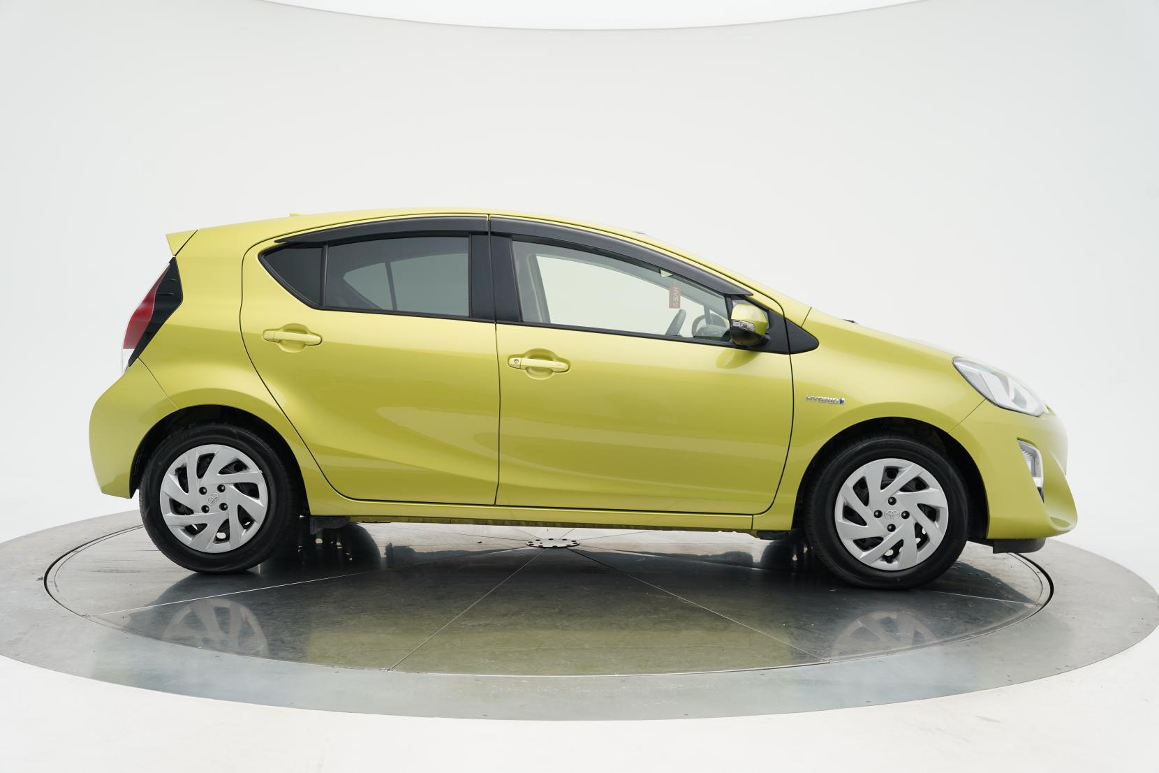 Toyota Aqua 1.5 G BLACK SOFT LEATHER SELECTION