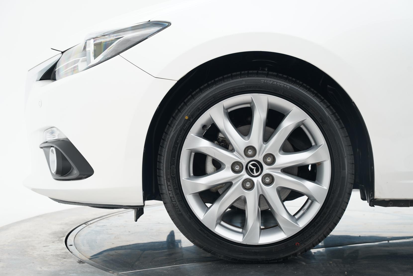 Mazda Axela 2.0 20S Touring L Package