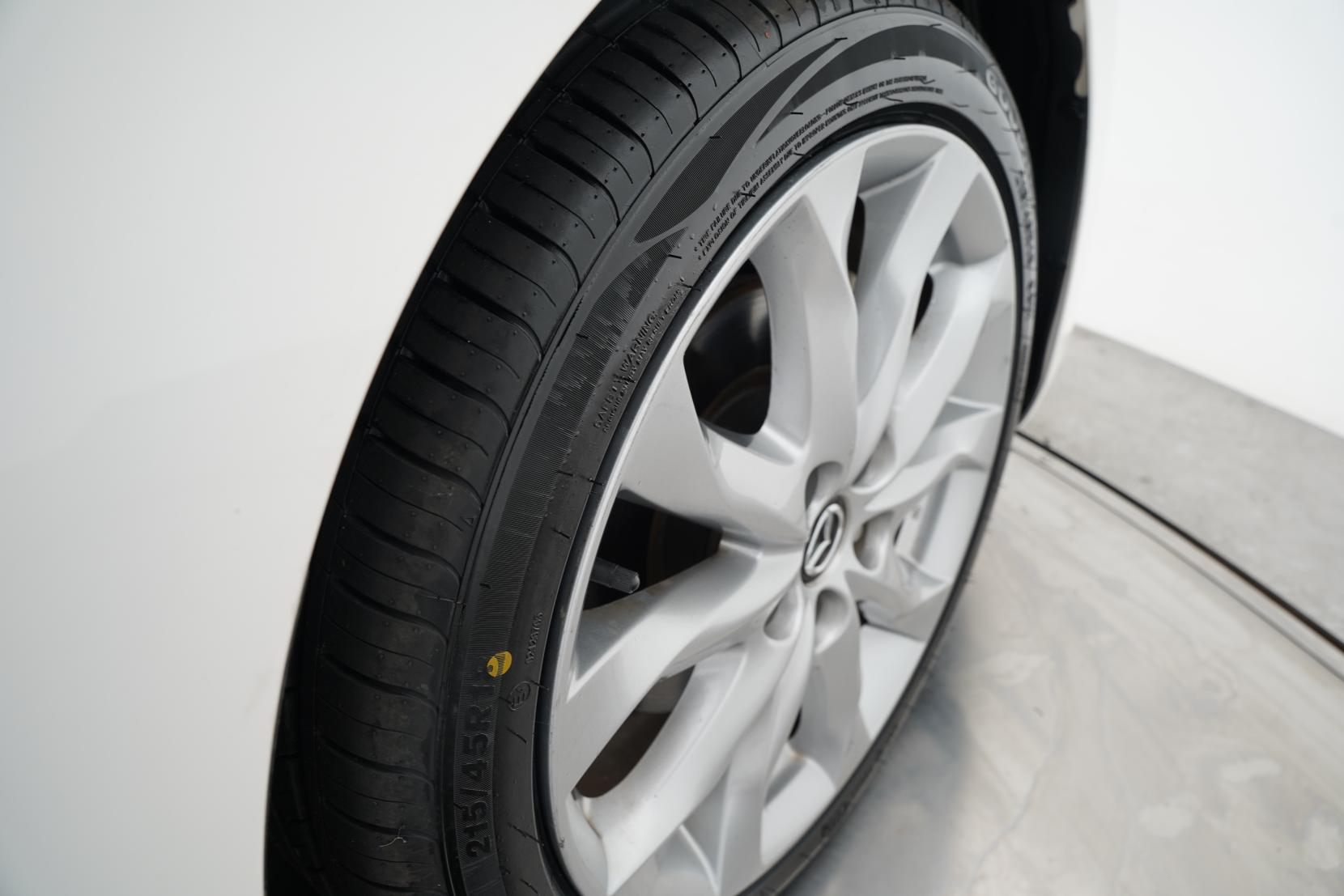 Mazda Axela 2.0 20S Touring L Package