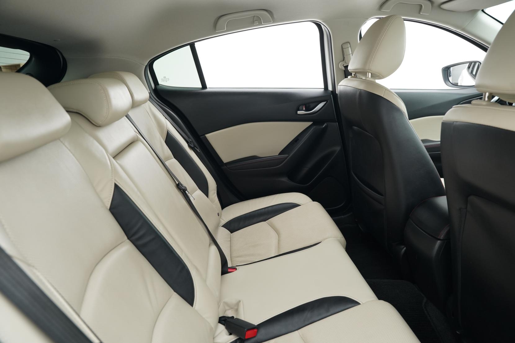 Mazda Axela 2.0 20S Touring L Package