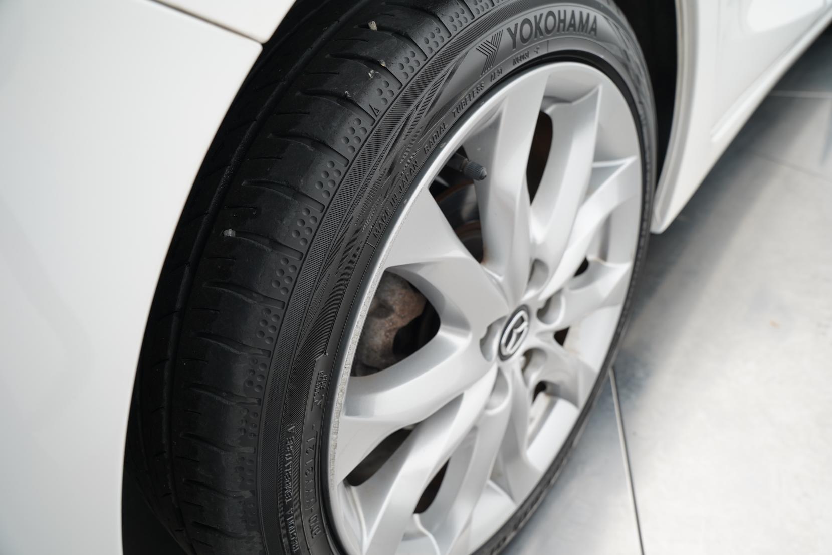 Mazda Axela 2.0 20S Touring L Package