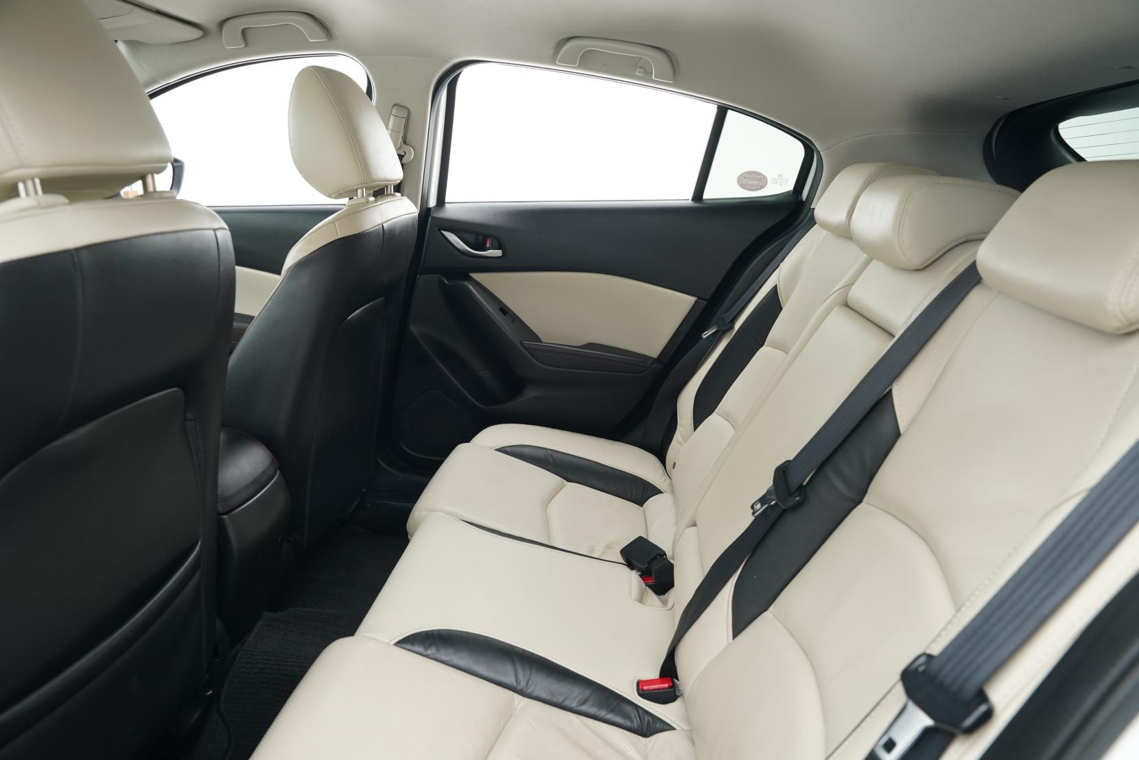 Mazda Axela 2.0 20S Touring L Package