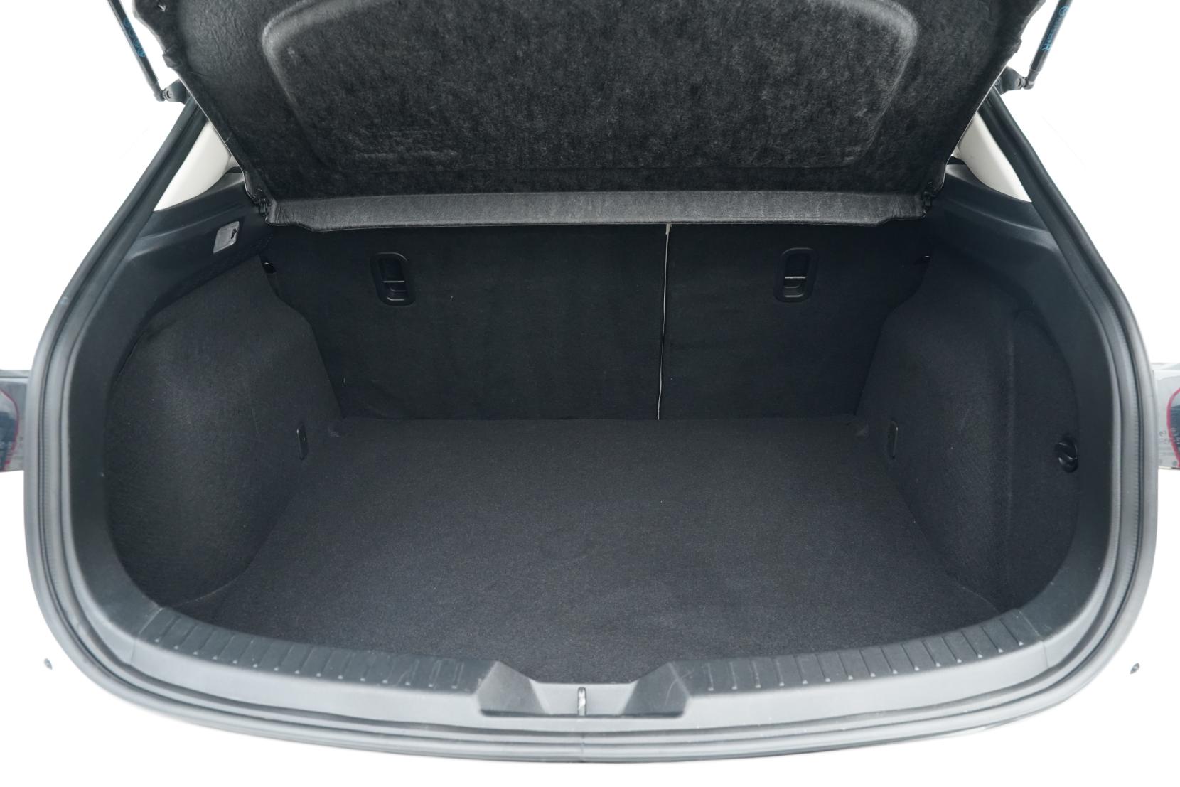 Mazda Axela 2.0 20S Touring L Package