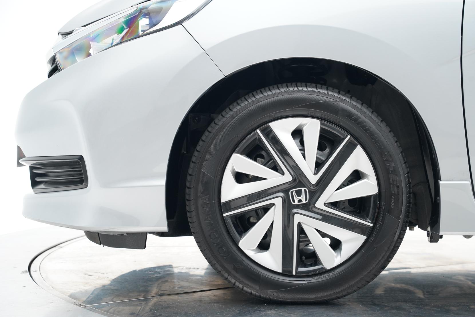 Honda Fit 1.5 HYBRID HONDA SENSING