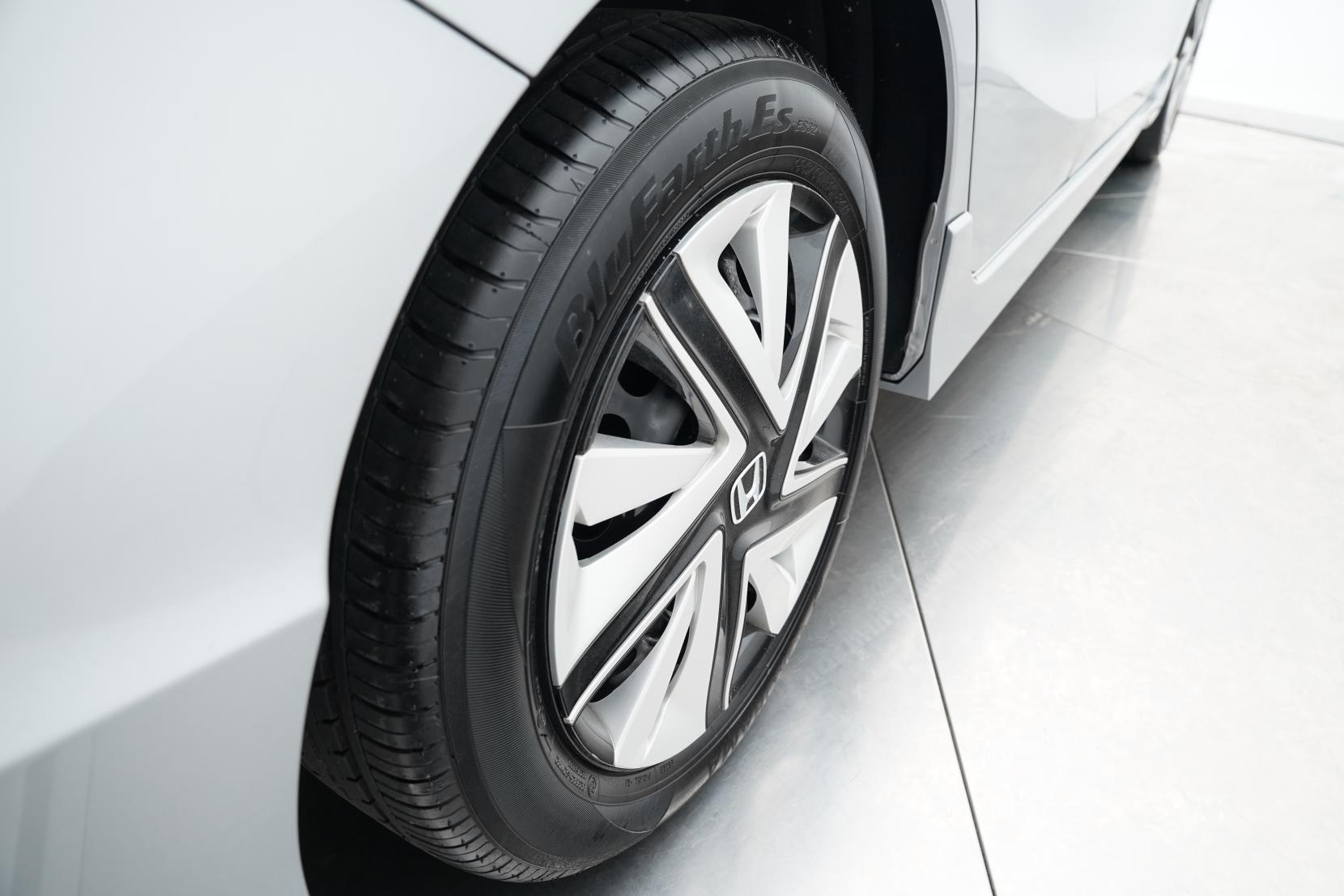 Honda Fit 1.5 HYBRID HONDA SENSING