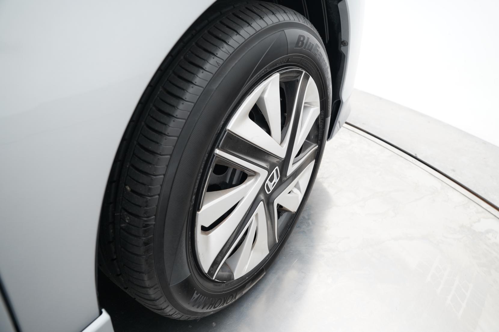 Honda Fit 1.5 HYBRID HONDA SENSING