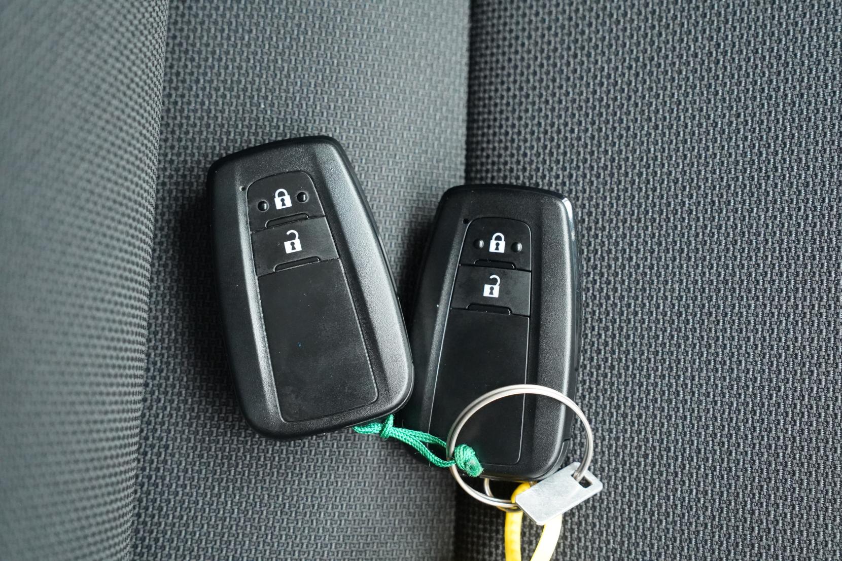 Toyota Corolla 1.8 TOURING HYBRID G-X