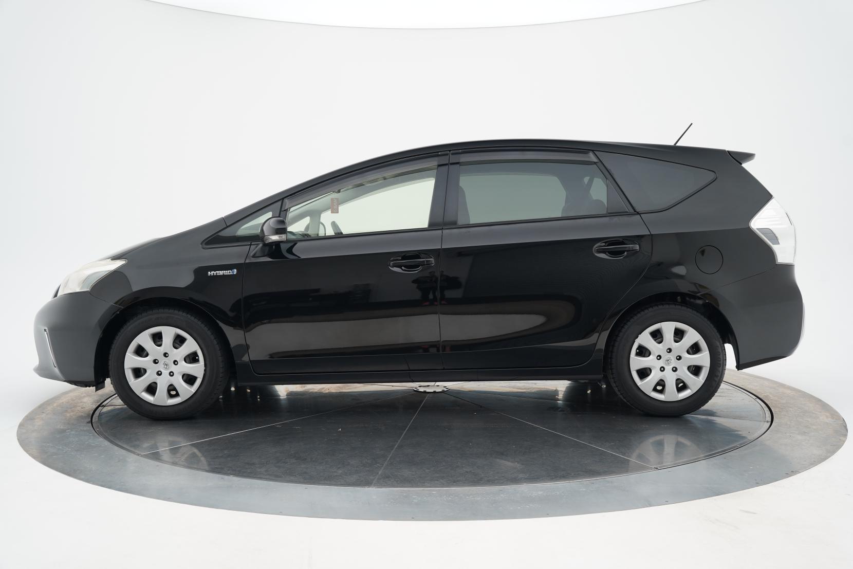Toyota Prius Alpha Wagon S