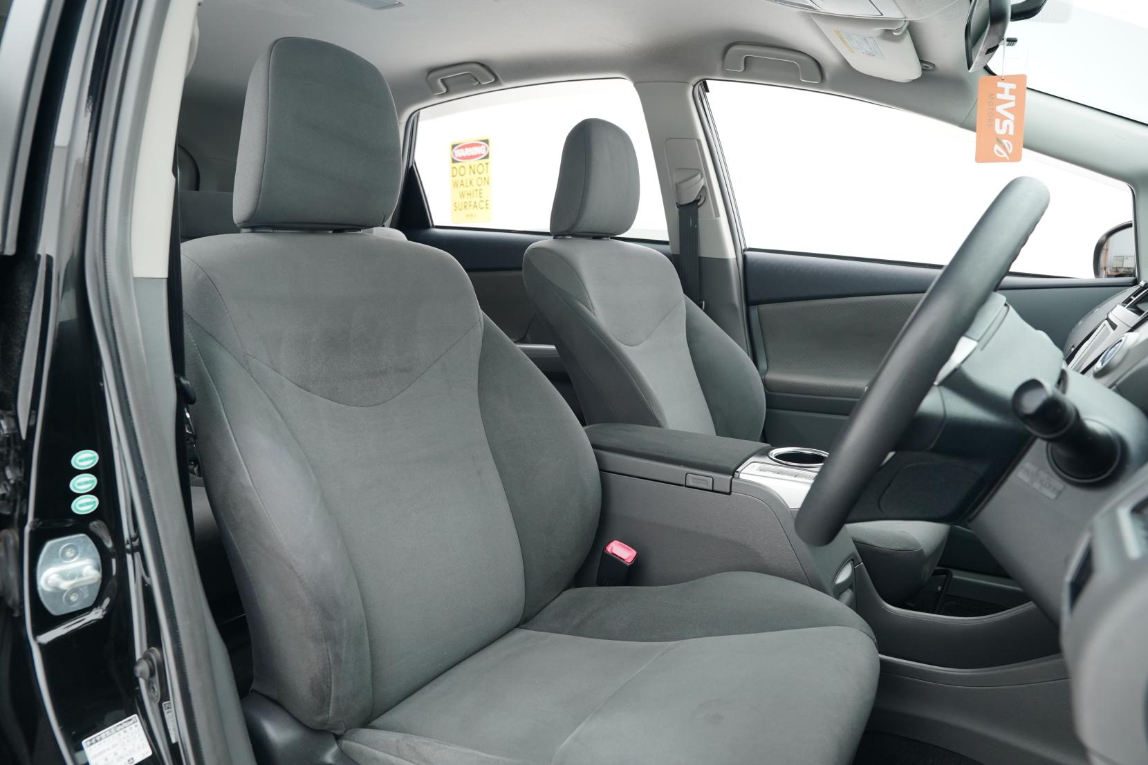 Toyota Prius Alpha Wagon S