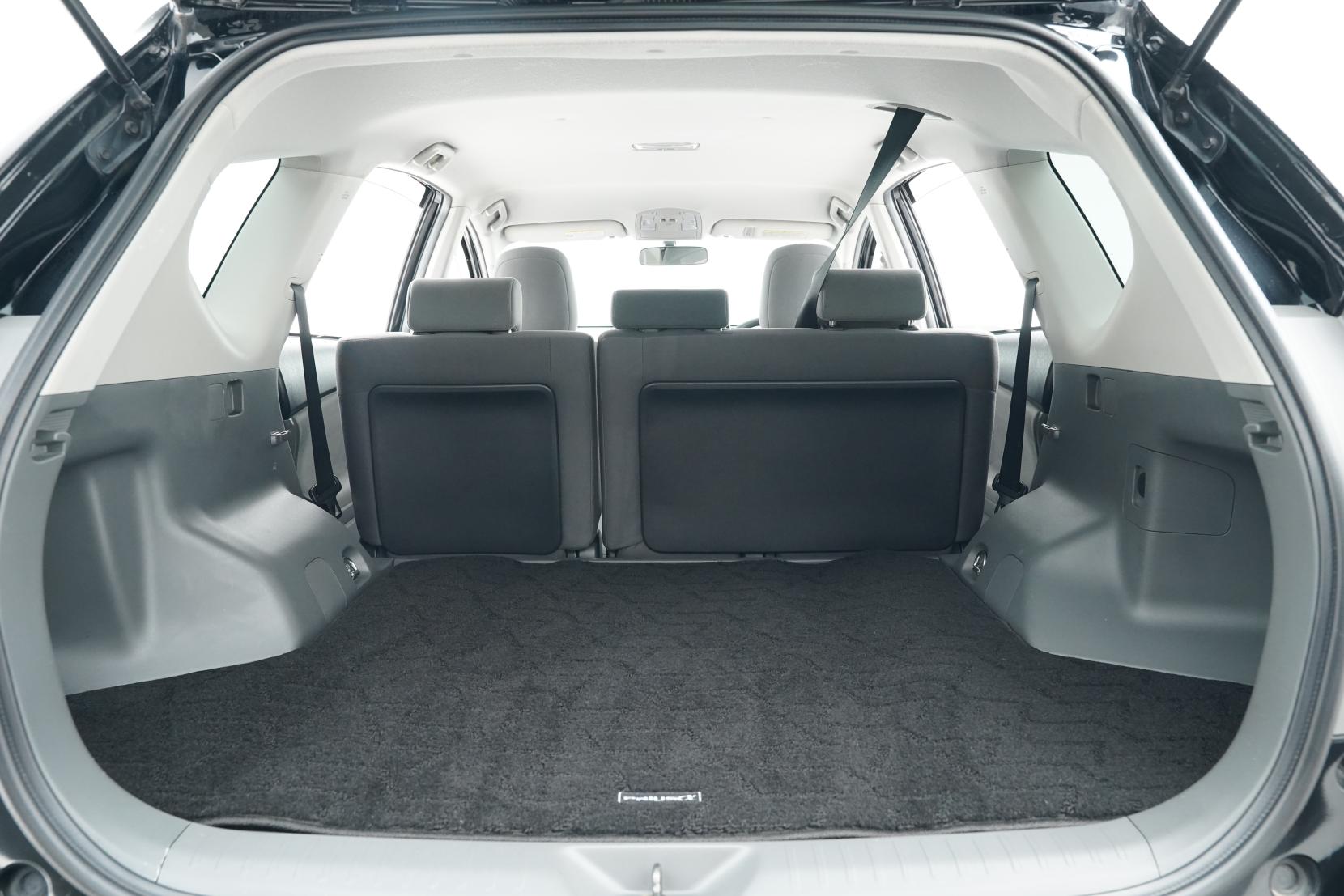 Toyota Prius Alpha Wagon S