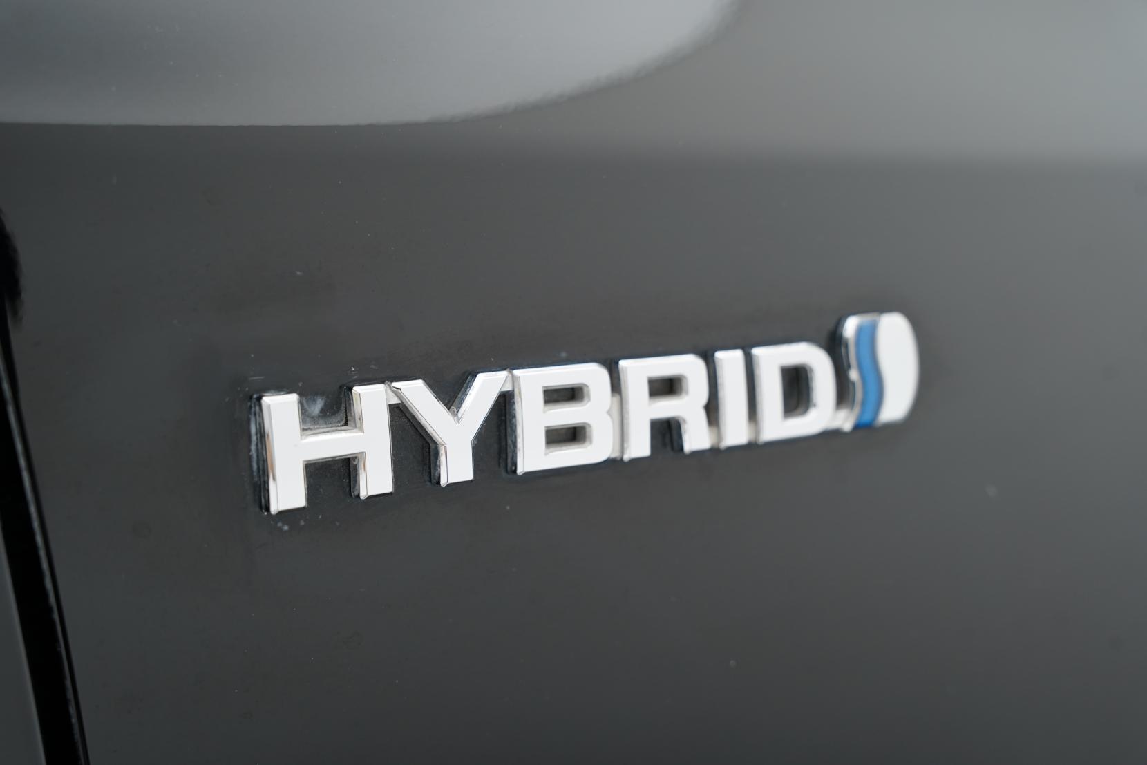 Toyota Prius Alpha Wagon S