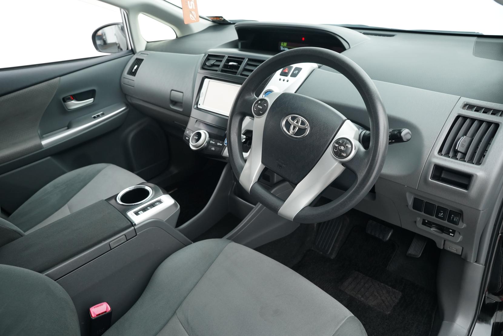 Toyota Prius Alpha Wagon S