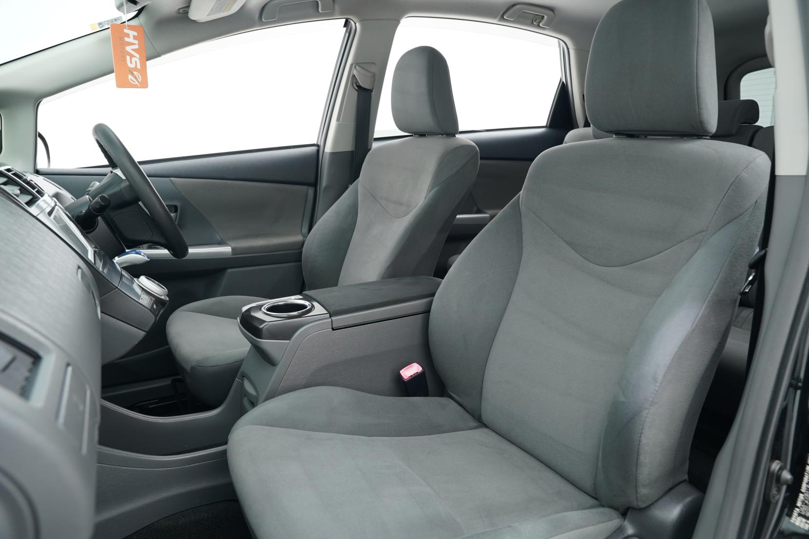Toyota Prius Alpha Wagon S