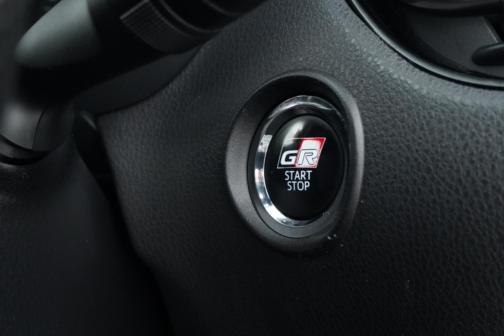 Toyota C-HR 1.8 GR SPORT HYBRID