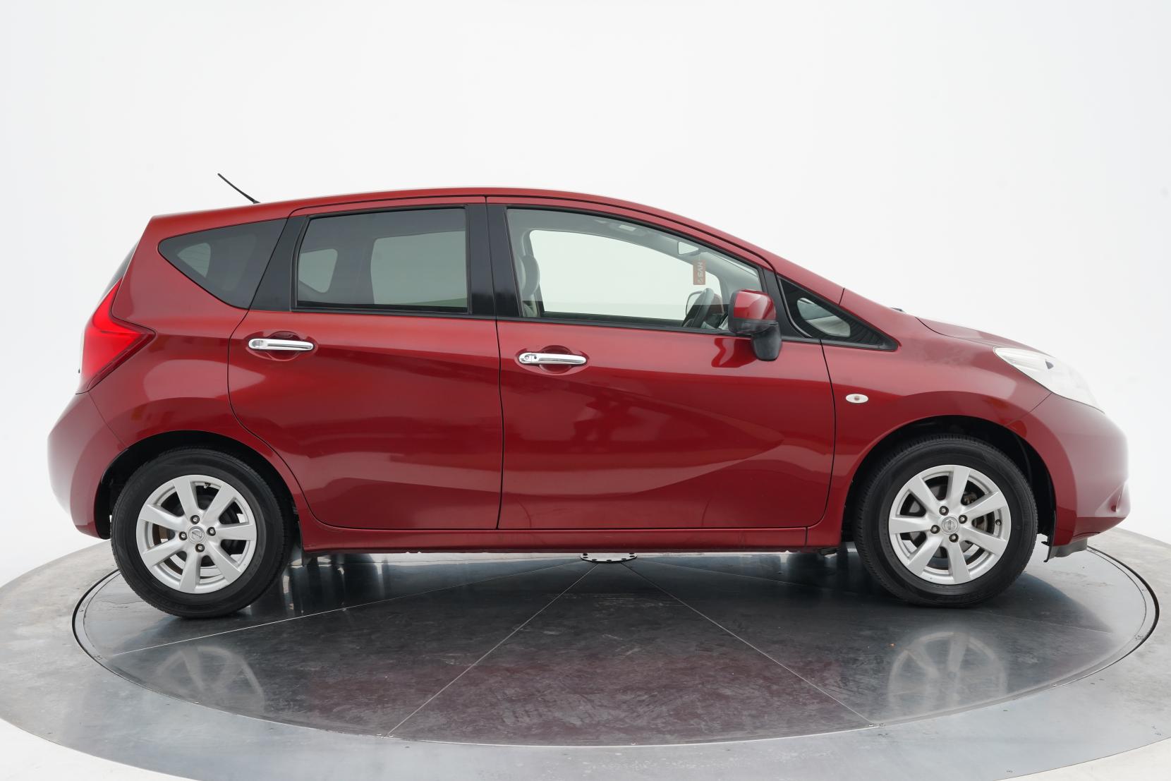 Nissan Note (2004–present) 1.2 MEDALIST