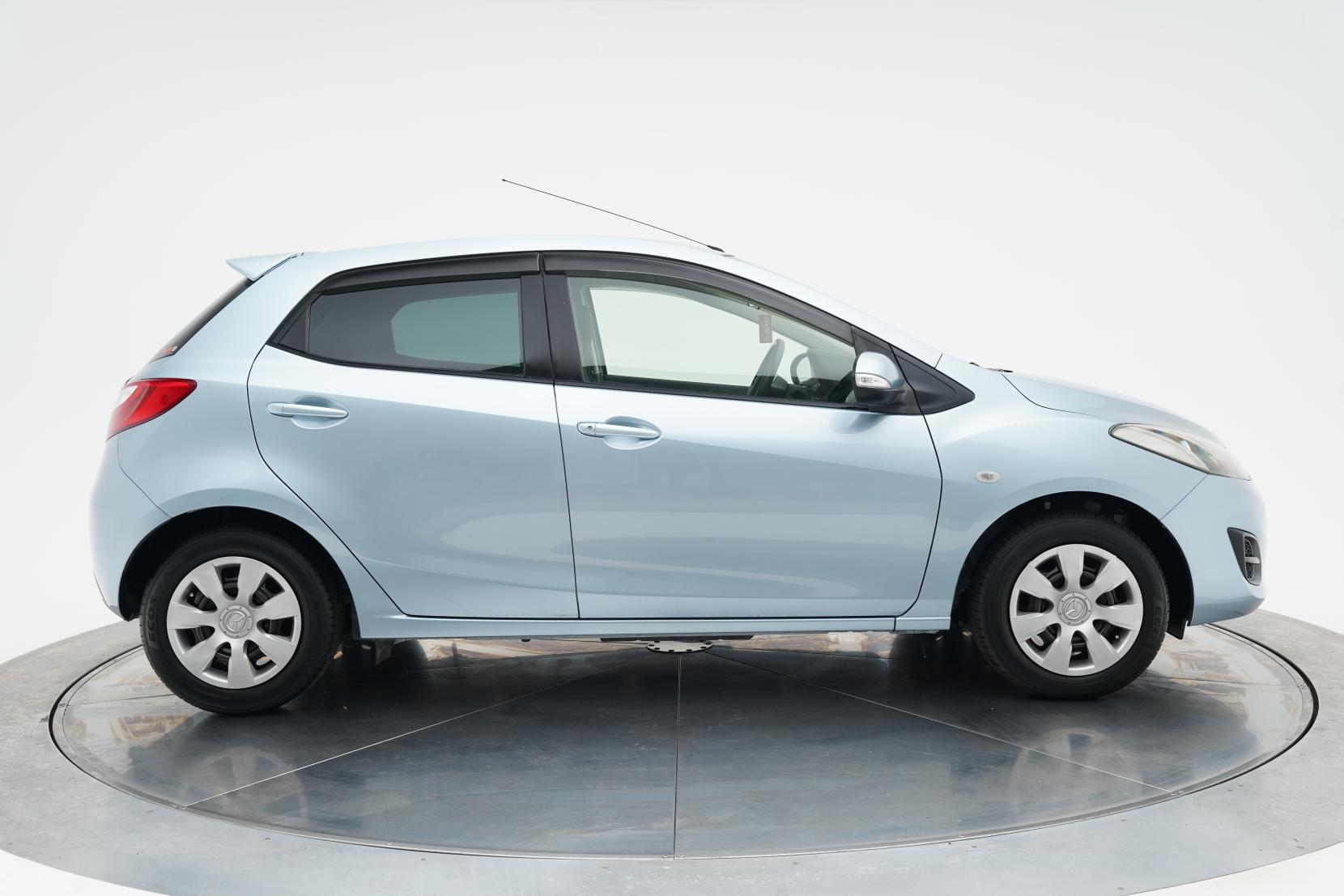 Mazda Demio 13- SKYACTIVE
