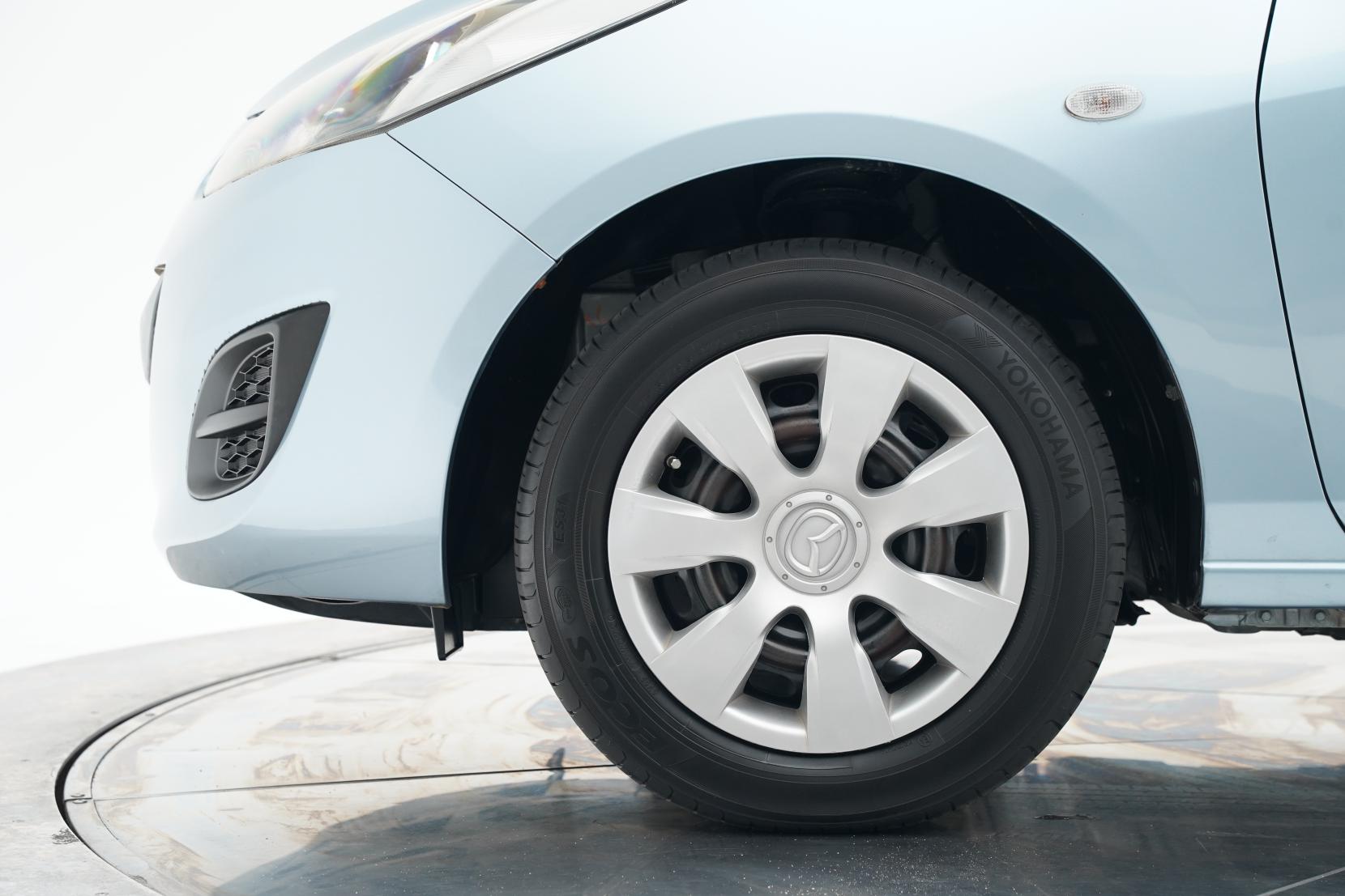Mazda Demio 13- SKYACTIVE