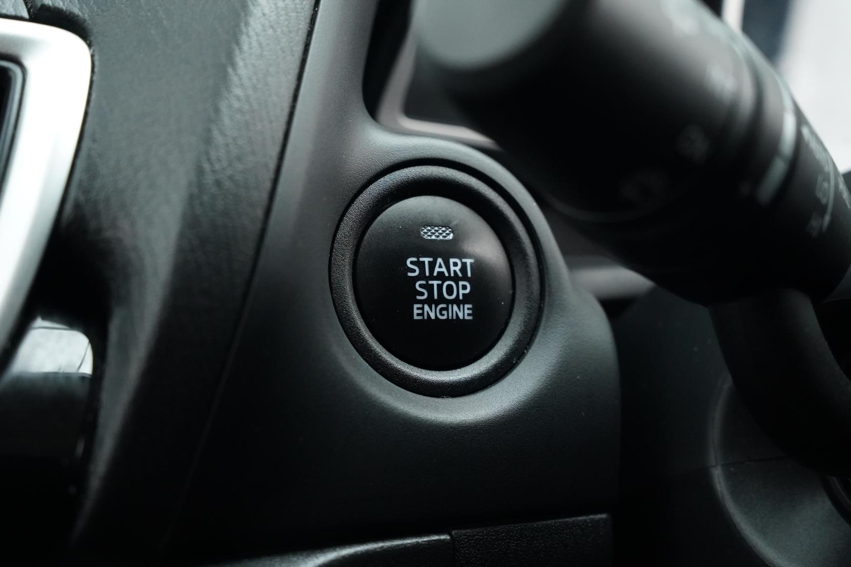 Mazda Axela 2.0 SPORT  20S