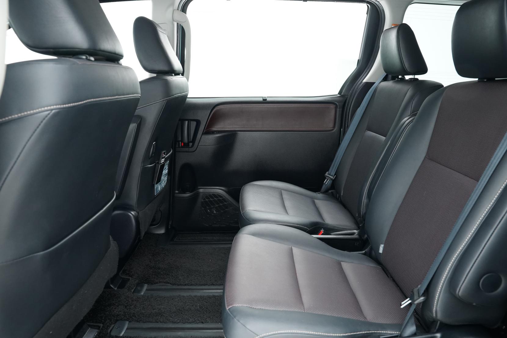 Toyota Esquire 1.8 HYBRID GI